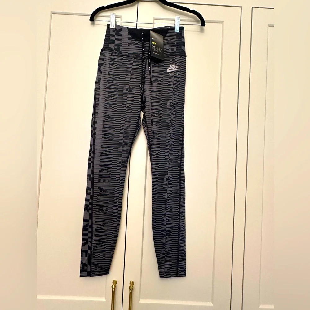 NWT 🌟 Nike Epic fast Black and Gray Leggings - Picture 8 of 10